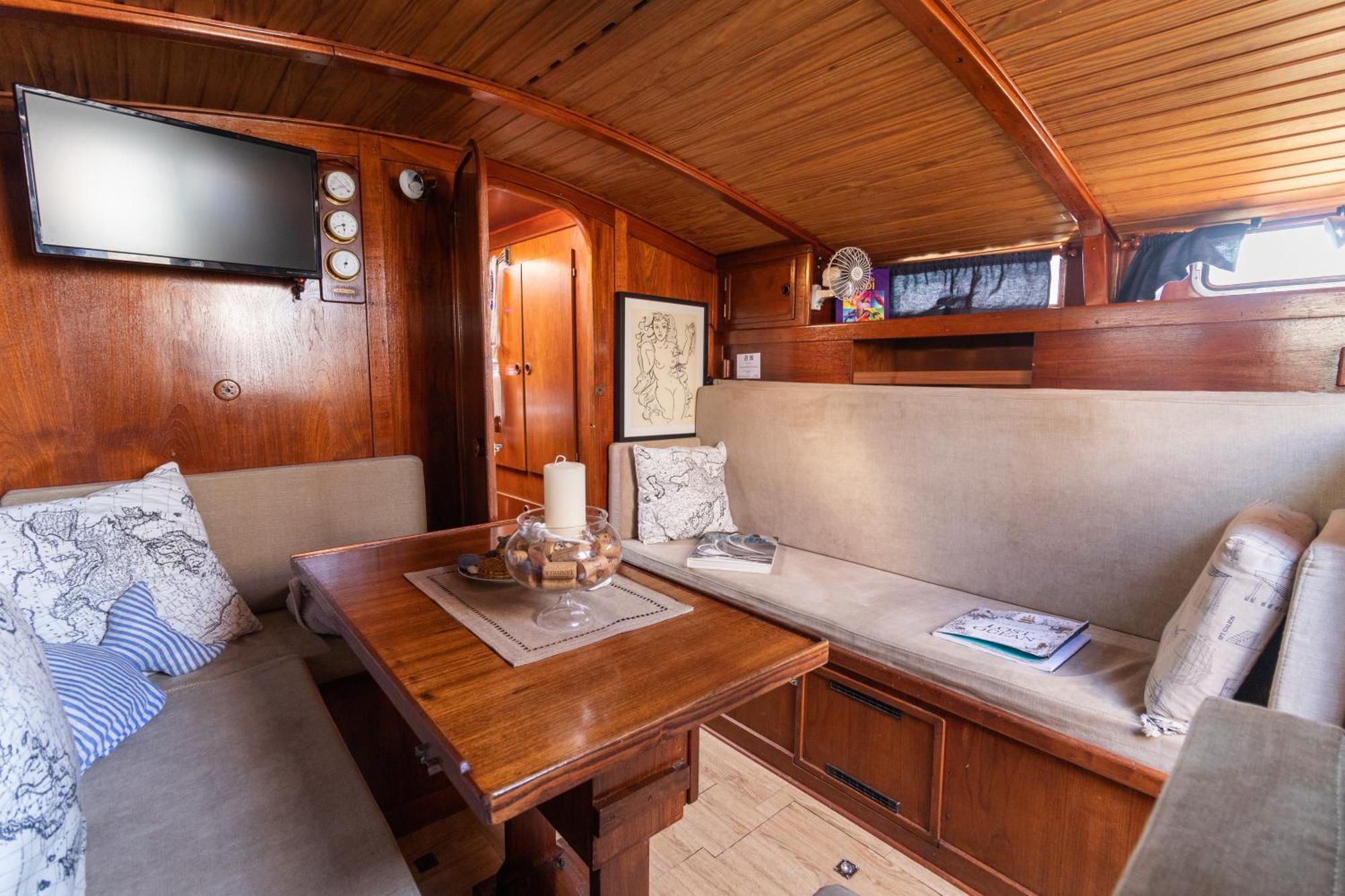 Hotel Quo Vadis Yacht Bari Exterior foto