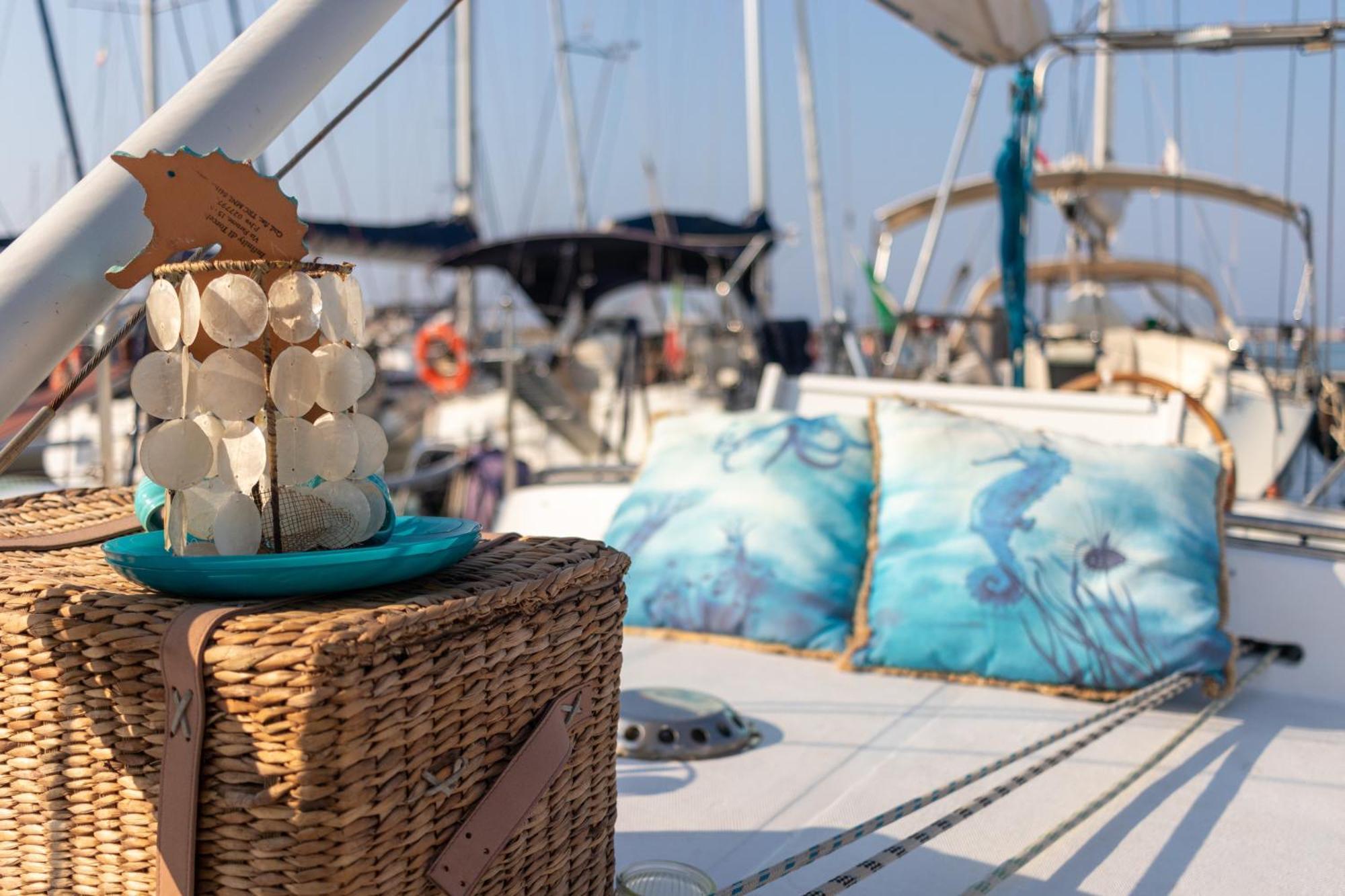 Hotel Quo Vadis Yacht Bari Exterior foto